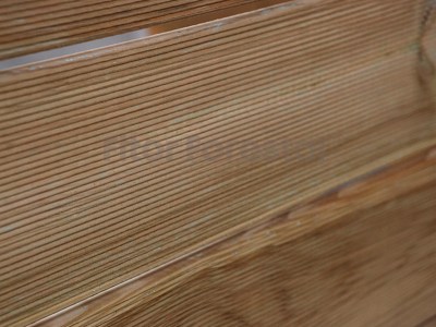 Listón pino baltico rallado cara rallada